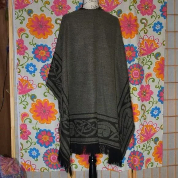 Wool Ecuadorian Poncho Cape Drape Wrap OS Dark Brown Peasant Cardi Cover Cape - Picture 2 of 2
